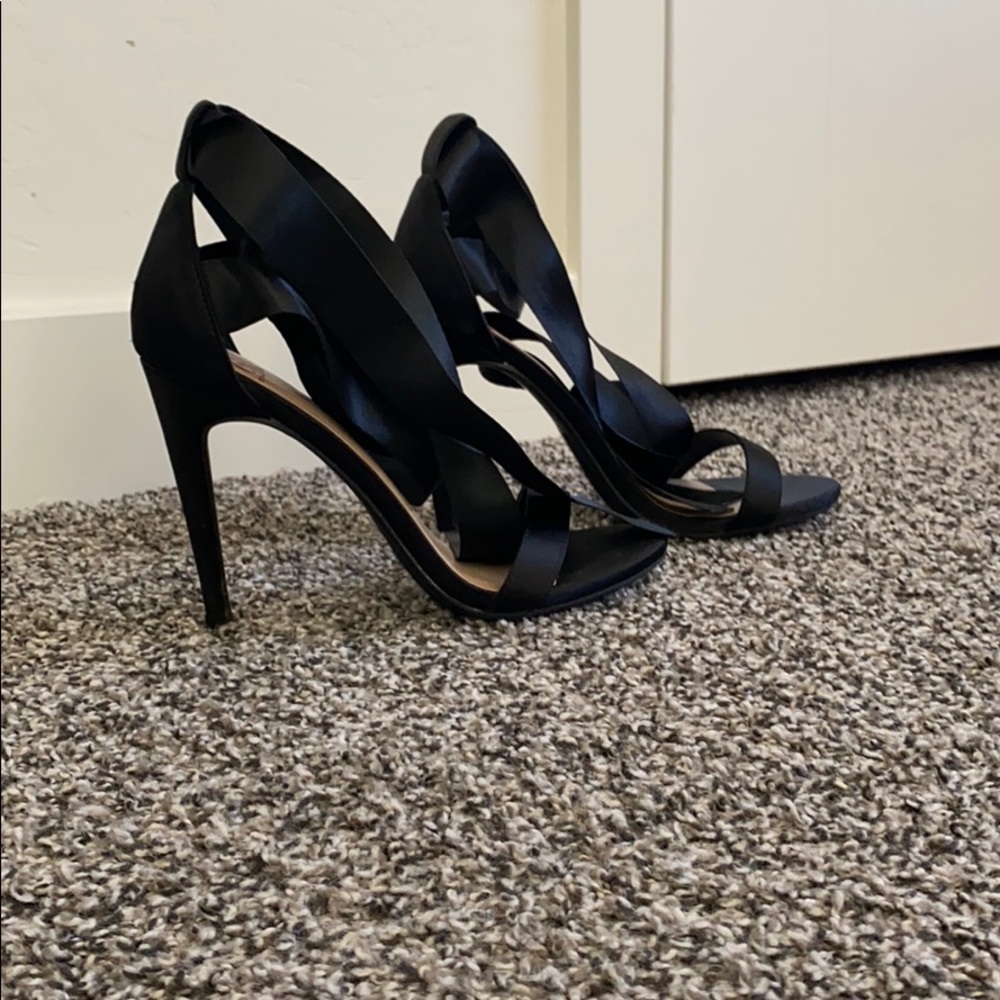 Lace up pumps